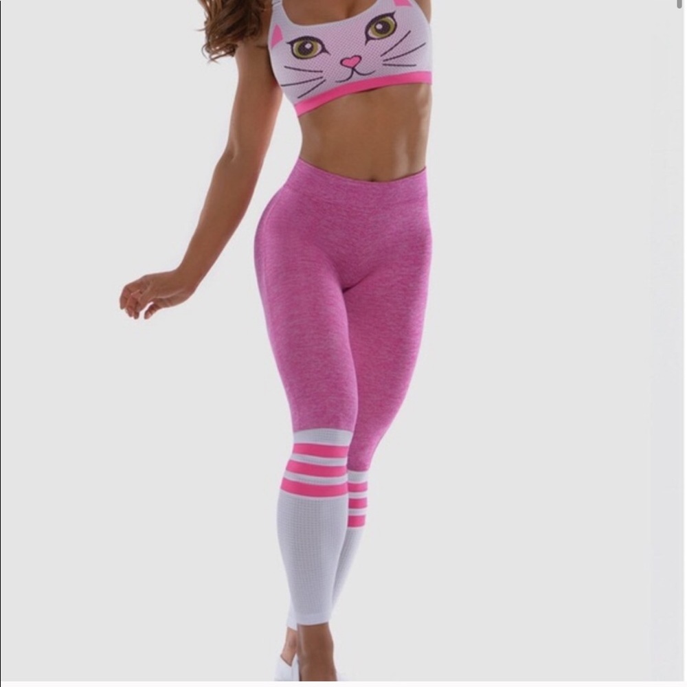 😻❤️ Bombshell Sportswear Bra and leggings ❤️😻
